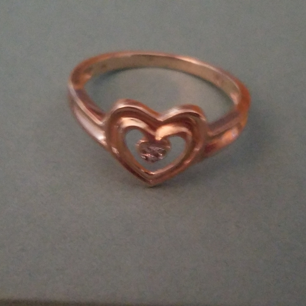 10k heart shape ring